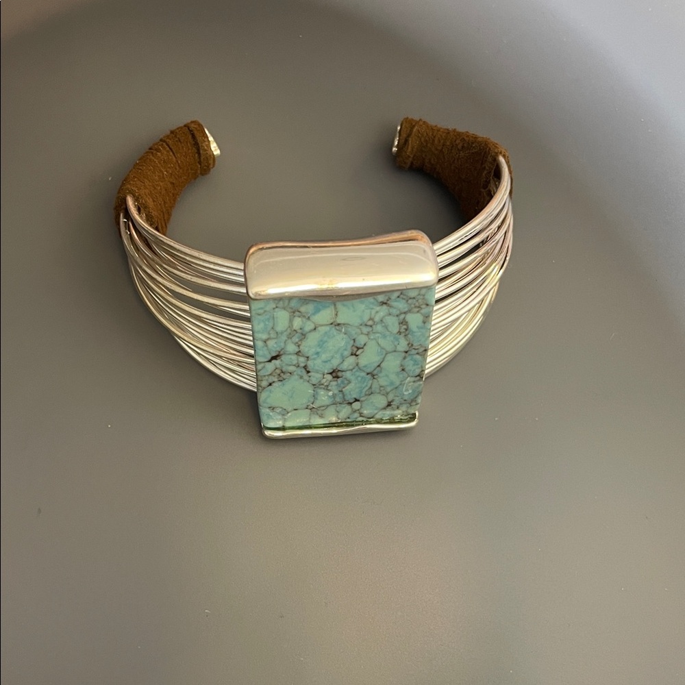 Elegant Silver and Turquoise Bracelet